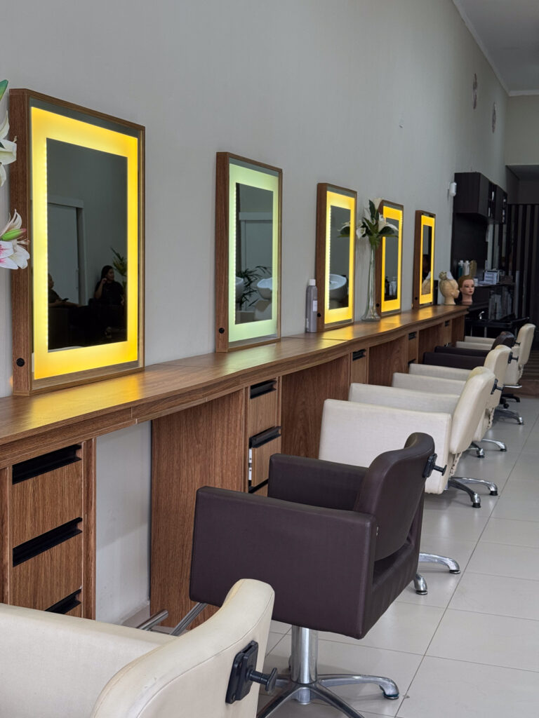 Corte Feminino Edina Feliciano